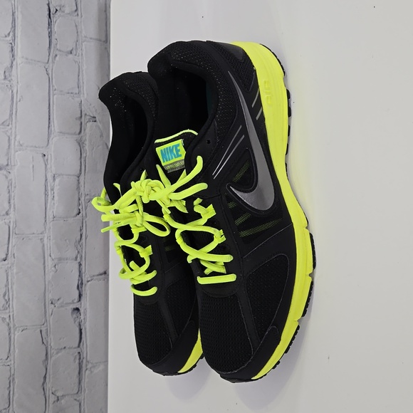 Women's Size 13 Nike Lime Green and Black Running Shoes/Sneakers - Picture 10 of 12